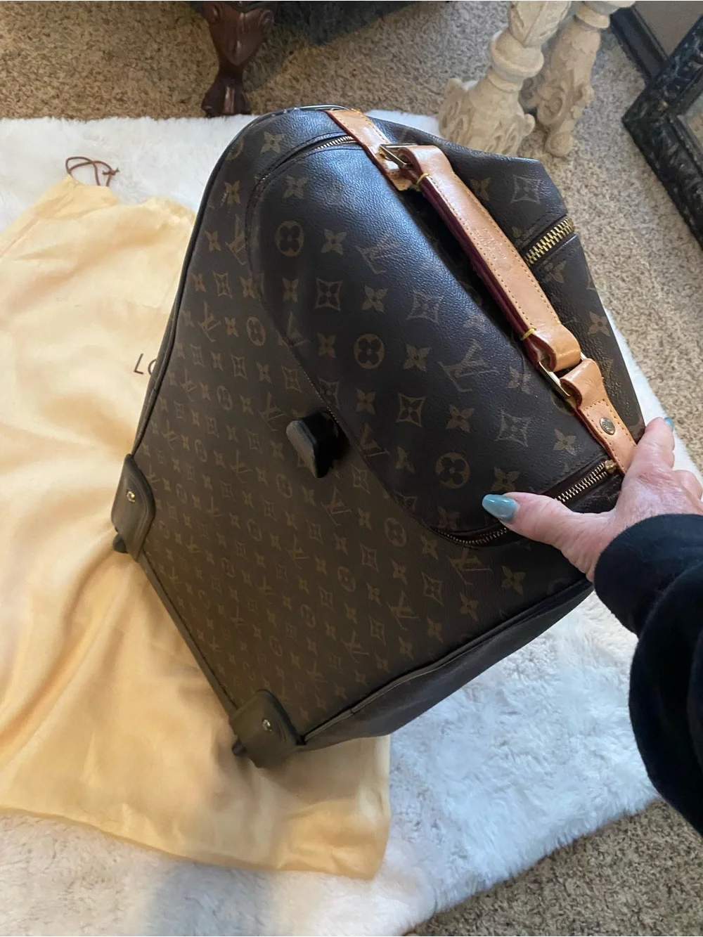 Louis Vuitton Monogram Canvas rolling Travel Bag with Natural Vachetta Trim
